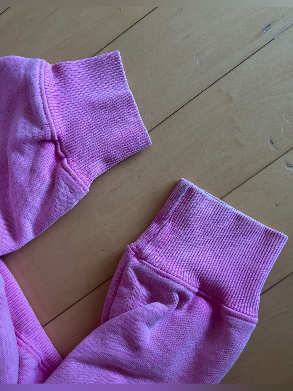 SKIMS Boyfriend Fleece Hoodie Bubble Gum - Picture 4 of 4
